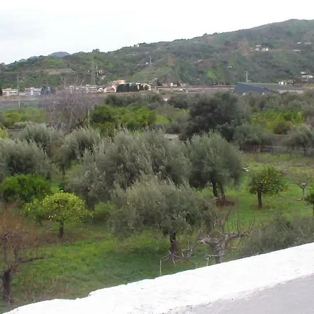 Casa Laura Nyaraló Furci Siculo