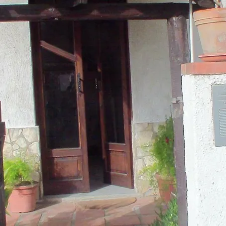 Casa Laura Nyaraló *