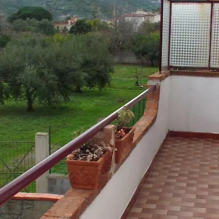 Casa Laura Nyaraló *
